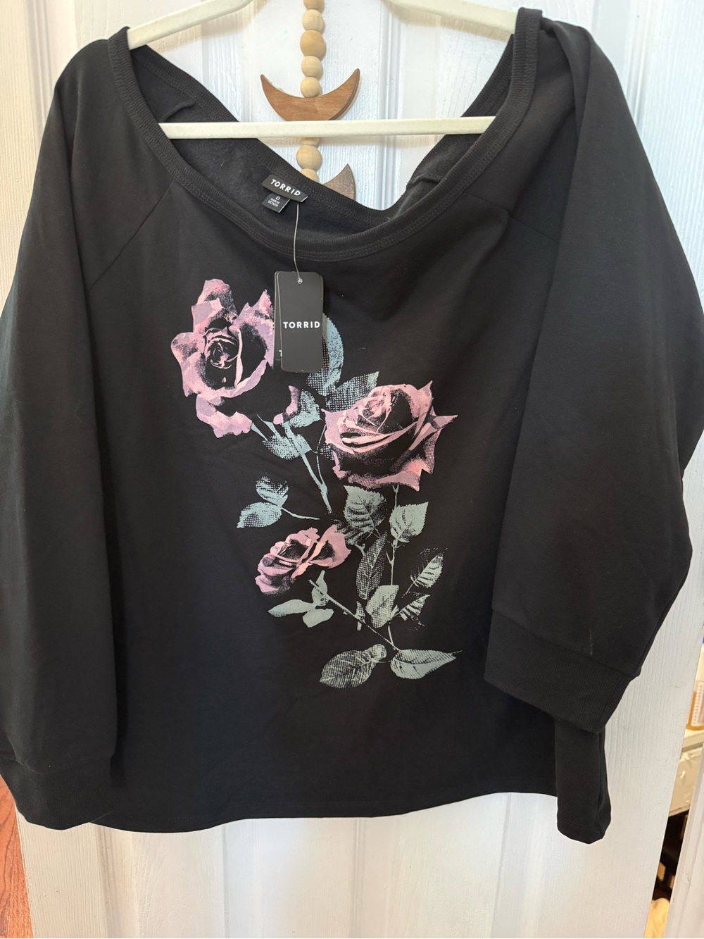 Torrid off shoulder‎ Black Sweatshirt with Pink Rose Graphic - NWT size 0